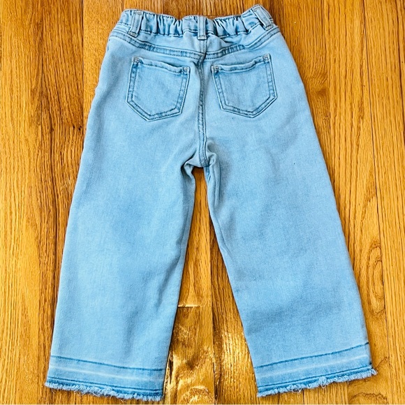 3/$30 Wonder Nation wide leg soft light denim jeans - Picture 2 of 4